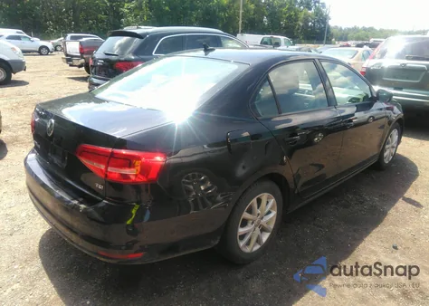 2015 Volkswagen Jetta 1.8T Se z USA, uszkodzony, nr VIN 3VWD17AJ2FM241138